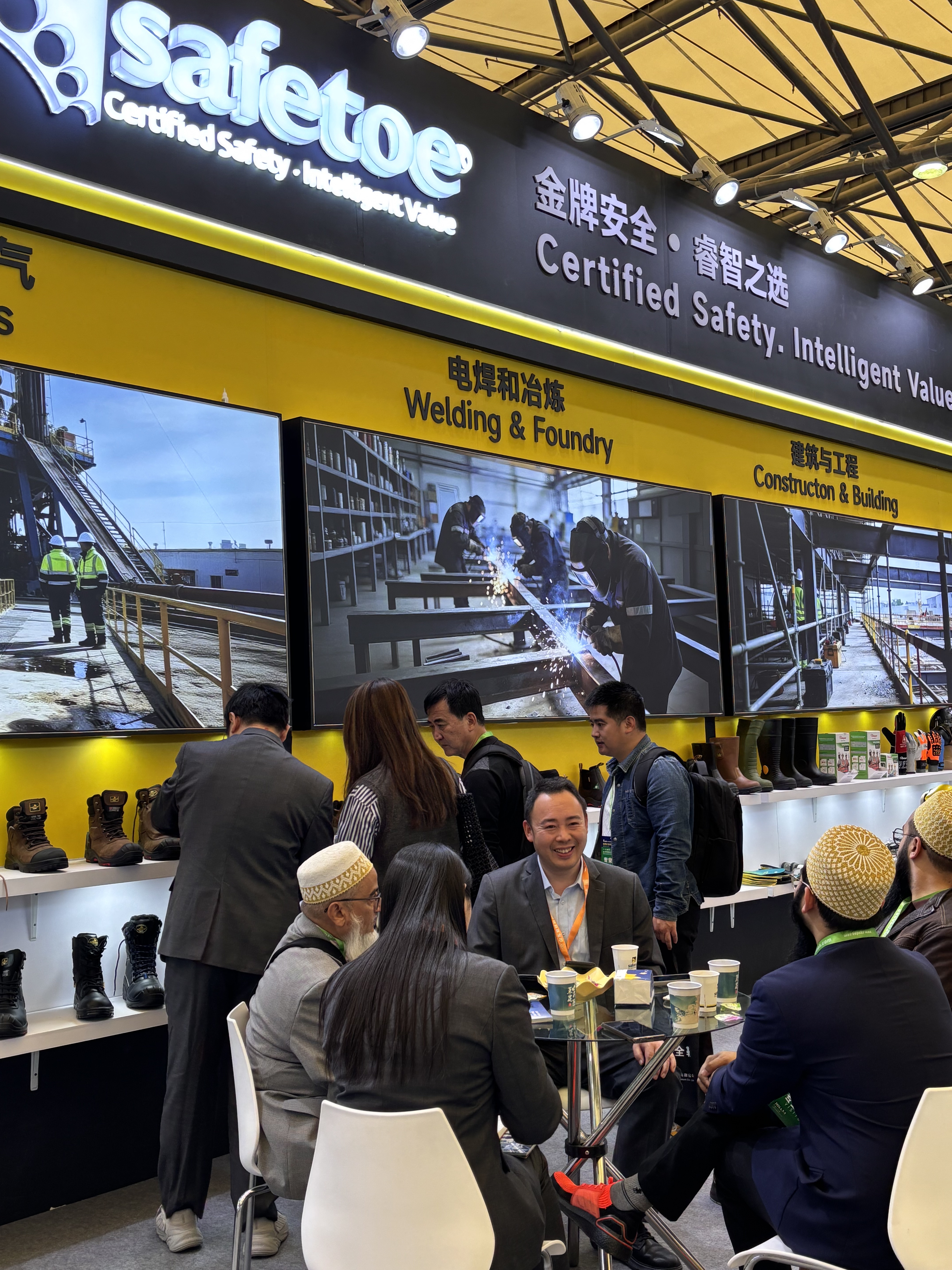 8FB2581223FCBDCE9F1E3362504A1881